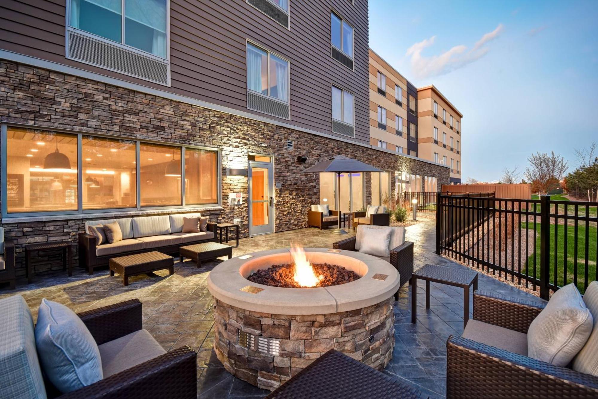 Fairfield Inn & Suites By Marriott Plymouth Exterior photo